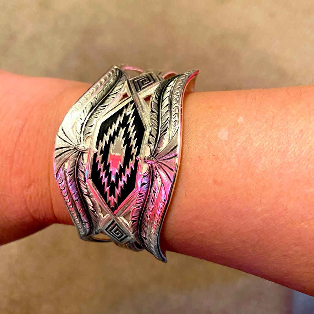 Montana Silversmiths cuff bracelet